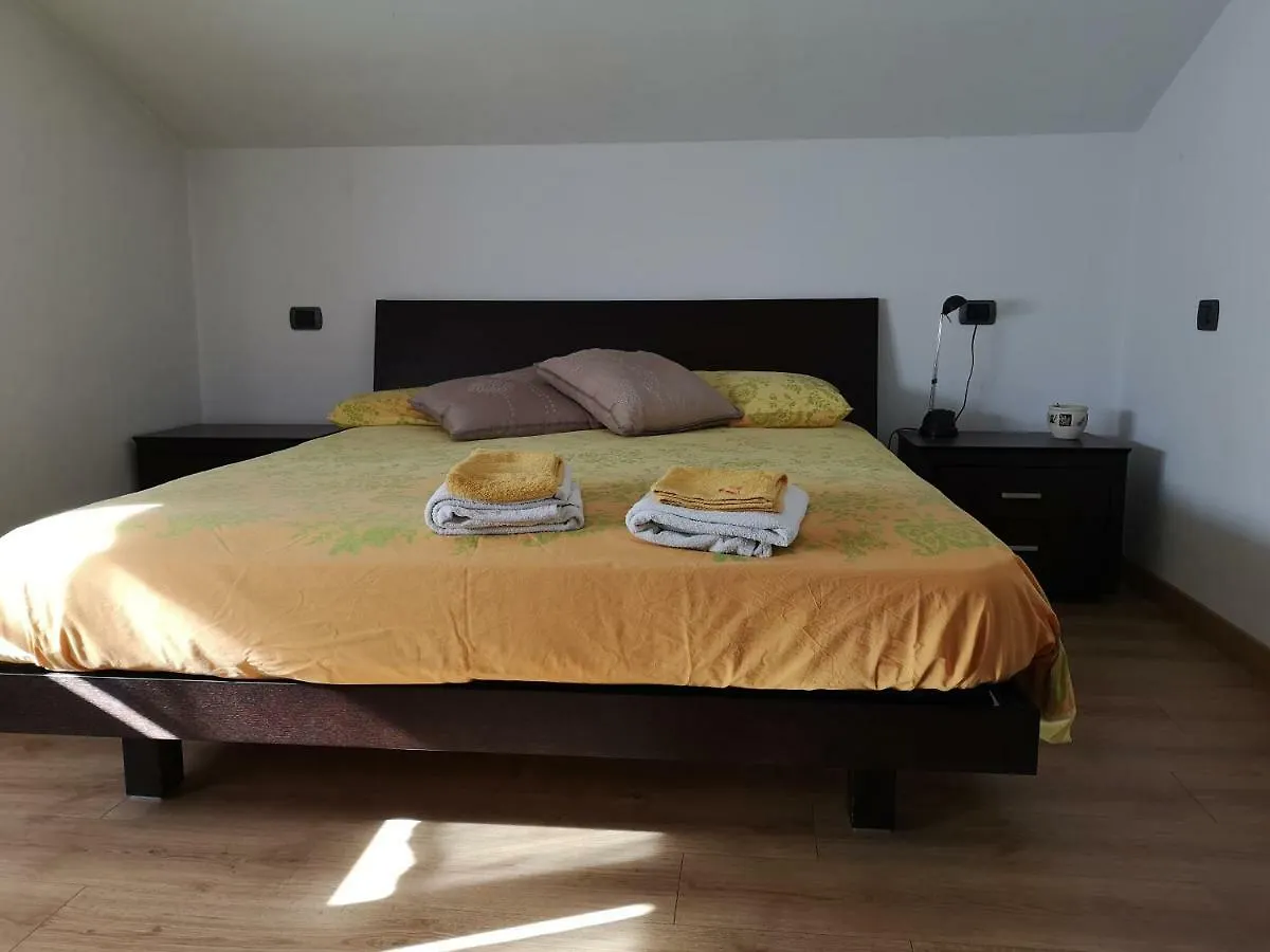 Atirano Villa Nyaraló