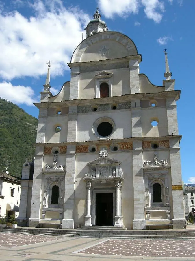 Atirano Villa Tirano
